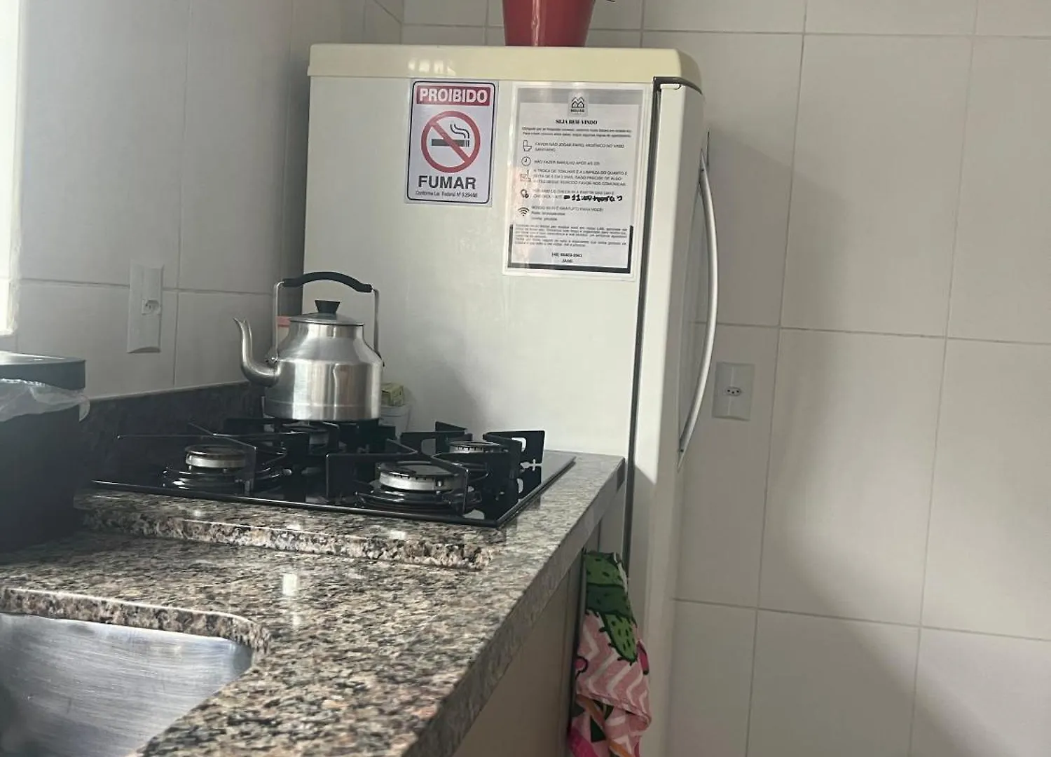 Hospedagem Confortavel E Pratica Para Viajantes E Ferias - Proxima A Br-101 Sao Jose  0*, Sao Jose (Santa Catarina)